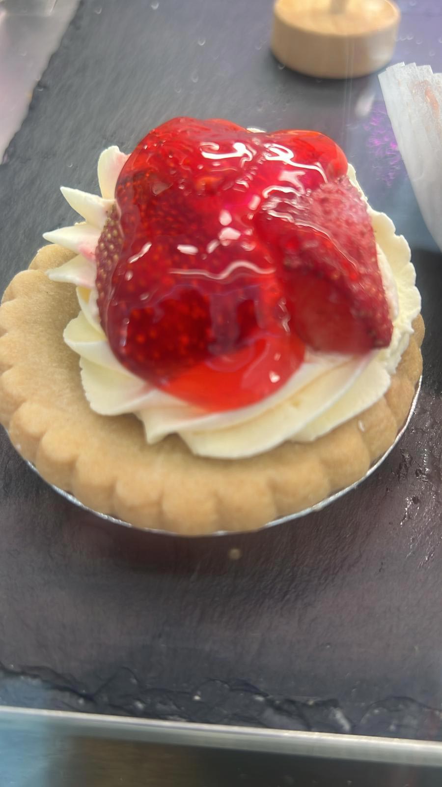 Delizia Gelateria St Andrews Cookie with Strawberry Topping